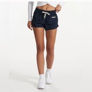 Vuori clementine Women's Navy Shorts 2.5